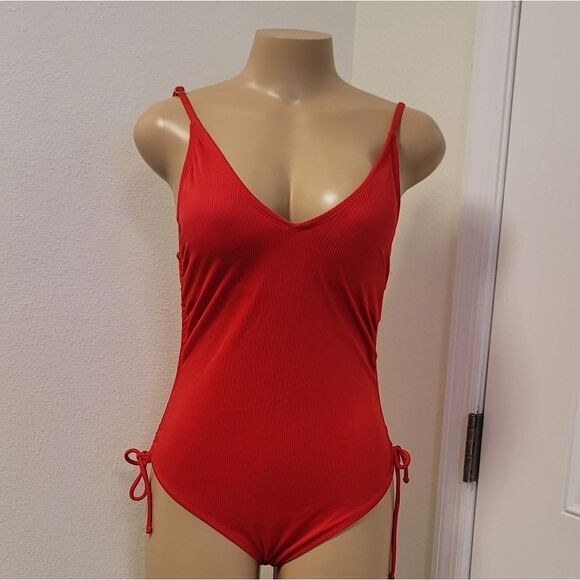 BRAND NEW TIME AND TRU ONE PIECE WOMEN'S DRAWING TIE SIDE TUMMY CONTROL SWIMSUIT - Picture 2 of 15